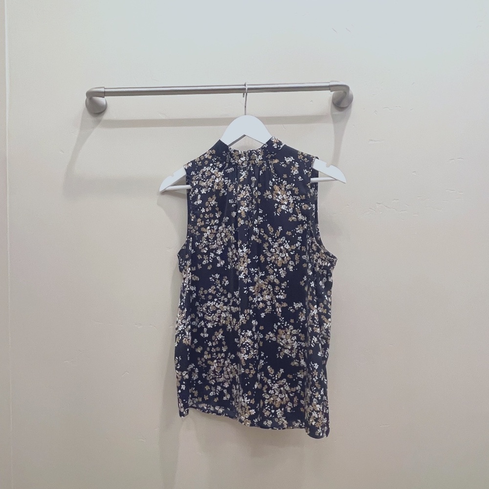 H&M Floral Blouse – Sleeveless, Size US 6 / EUR 36